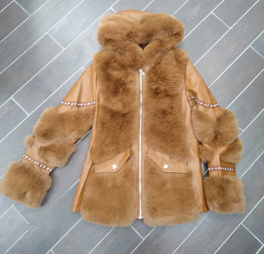 GIACCA SIMIL PELLE CON BORCHIE