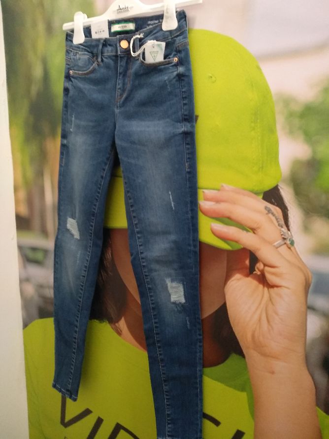 JEANS GUESS EST.1981