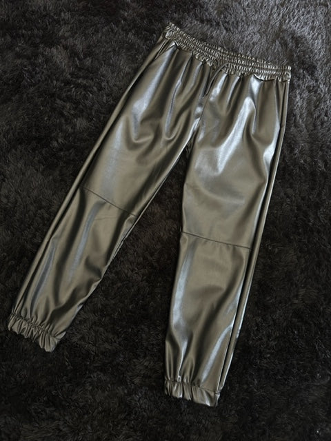 PANTALONE CARGO SIMIL PELLE