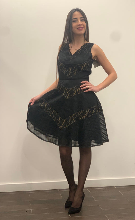 Vestito Silvian Heach Svasato con Inserti in Pizzo